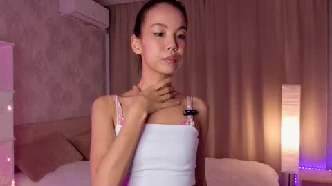 Snapshot of ericajackosn chatting on December 2, 6:36 pm Emily online show from December 2, 6:36 pm