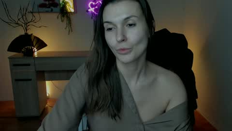 Snapshot of ericapowers chatting on December 6, 10:38 am EricaPowers online show from December 6, 10:38 am