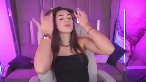 Snapshot of ericasin chatting on November 18, 7:13 am Erica online show from November 18, 7:13 am