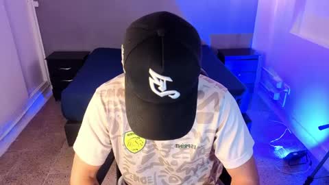 Erick  online show from April 18, 12:31 pm