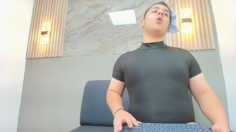 Erick online show from January 7, 8:00 pm