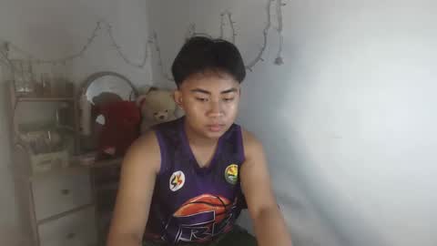 Snapshot of erick_cummer30 chatting on April 13, 1:11 am erick_cummer30 online show from April 13, 1:11 am