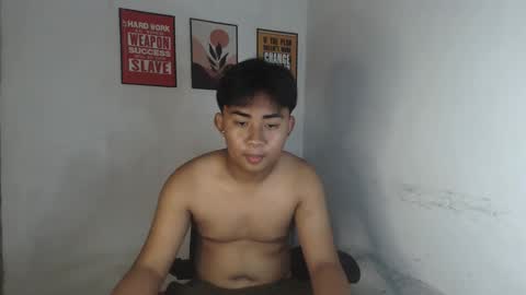 Snapshot of erick_cummer30 chatting on April 21, 12:12 am erick_cummer30 online show from April 21, 12:12 am