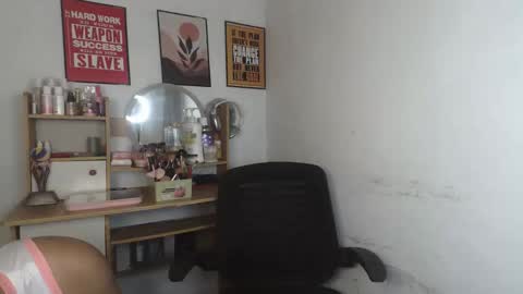 Snapshot of erick_cummer30 chatting on April 28, 8:08 am erick_cummer30 online show from April 28, 8:08 am