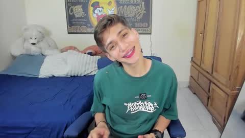 erick_de_rossee online show from December 19, 7:32 pm