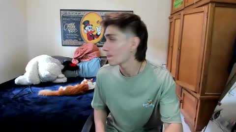 Snapshot of erick_de_rossee chatting on May 5, 7:22 pm erick_de_rossee online show from May 5, 7:22 pm
