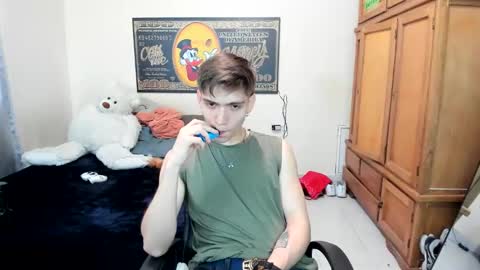 Snapshot of erick_de_rossee chatting on May 9, 7:52 pm erick_de_rossee online show from May 9, 7:52 pm