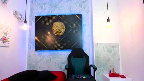   online show from February 11, 8:48 am