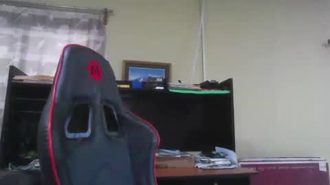 Snapshot of erik1781 chatting on May 7, 11:32 pm erik1781 online show from May 7, 11:32 pm