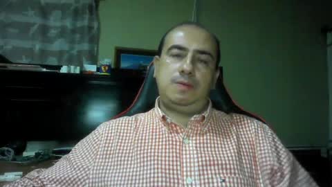 Snapshot of erik1781 chatting on July 15, 4:18 am erik1781 online show from July 15, 4:18 am