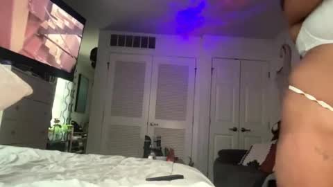 Snapshot of erik339102554 chatting on November 11, 6:30 pm Lea Erik online show from November 11, 6:30 pm