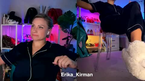 Snapshot of erika_kirman chatting on November 11, 10:04 am Erika online show from November 11, 10:04 am