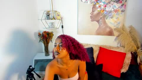 E R I K A  - L  Y R I C S online show from February 5, 5:01 am