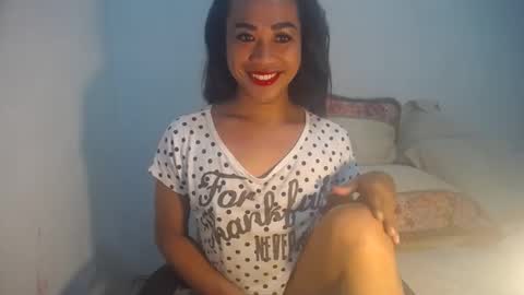 Snapshot of erika_madrigal chatting on December 30, 10:55 pm erika_madrigal online show from December 30, 10:55 pm