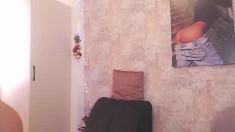 Snapshot of erikabeee1 chatting on January 8, 7:13 am Erikabeee online show from January 8, 7:13 am