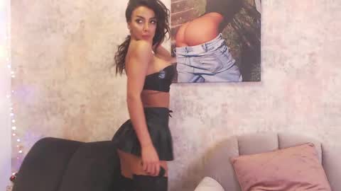 Snapshot of erikabeee1 chatting on February 4, 9:17 am Erikabeee online show from February 4, 9:17 am