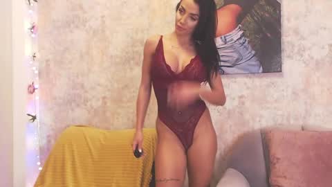 Snapshot of erikabeee1 chatting on February 28, 6:43 am Erikabeee online show from February 28, 6:43 am