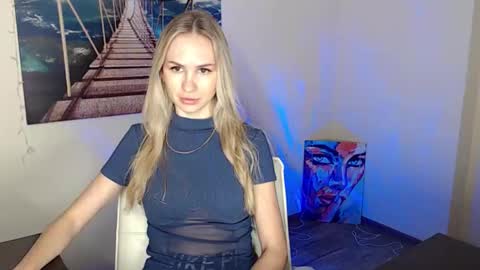 Snapshot of erikagavin chatting on October 11, 11:42 am Erika online show from October 11, 11:42 am