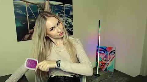 Erika online show from November 10, 1:10 pm