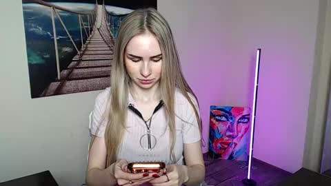 Snapshot of erikagavin chatting on May 14, 12:01 pm Erika online show from May 14, 12:01 pm