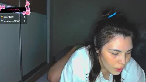 Snapshot of erikagloss chatting on November 25, 1:22 pm ErikaGloss online show from November 25, 1:22 pm