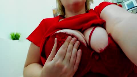 Adelina online show from December 7, 8:11 am