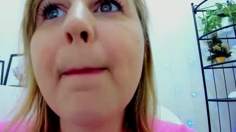 Snapshot of erikalov chatting on February 8, 1:42 am Adelina online show from February 8, 1:42 am