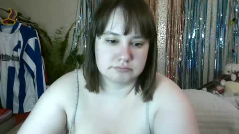 Snapshot of erikatwins chatting on June 17, 5:21 am Erika online show from June 17, 5:21 am