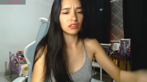 erina_1 online show from December 17, 3:06 am