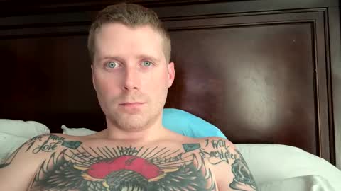 Snapshot of eriwat713 chatting on March 2, 7:23 pm eriwat713 online show from March 2, 7:23 pm