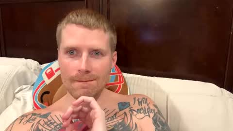 Snapshot of eriwat713 chatting on March 6, 1:27 am eriwat713 online show from March 6, 1:27 am