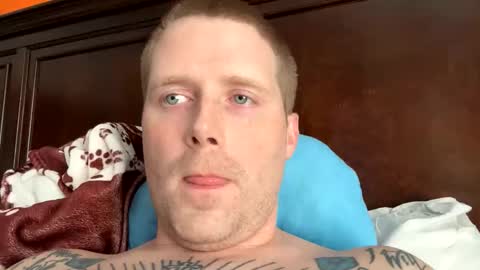 Snapshot of eriwat713 chatting on April 4, 8:06 pm eriwat713 online show from April 4, 8:06 pm
