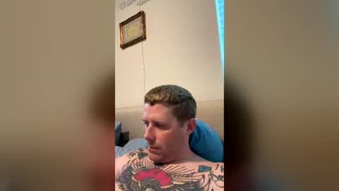 Snapshot of eriwat713 chatting on June 19, 12:37 am eriwat713 online show from June 19, 12:37 am