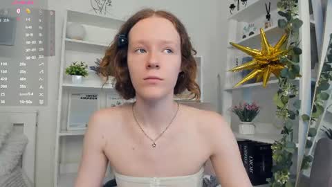 Snapshot of erline_may chatting on June 18, 9:25 am Sofia online show from June 18, 9:25 am