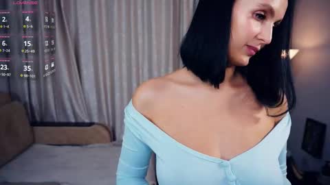 Erline and Monica online show from October 6, 7:22 pm