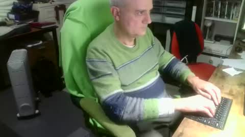 ernello online show from October 25, 11:43 pm