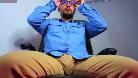 Snapshot of ernesto_rodriguez_82 chatting on February 14, 10:01 am ernesto rodriguez 82 online show from February 14, 10:01 am