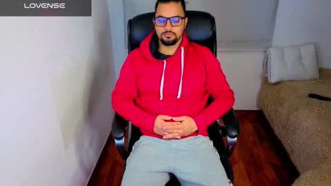 Snapshot of ernesto_rodriguez_82 chatting on February 23, 3:59 am ernesto rodriguez 82 online show from February 23, 3:59 am