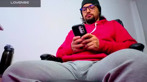 Snapshot of ernesto_rodriguez_82 chatting on February 26, 2:43 am ernesto rodriguez 82 online show from February 26, 2:43 am