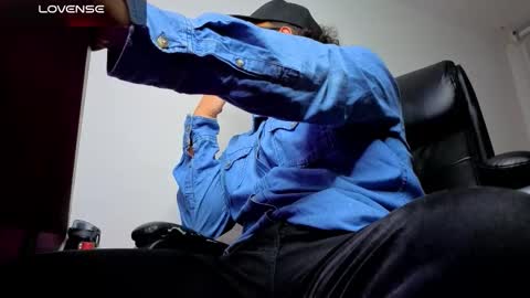 Snapshot of ernesto_rodriguez_82 chatting on March 15, 5:02 am ernesto rodriguez 82 online show from March 15, 5:02 am