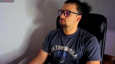 Snapshot of ernesto_rodriguez_82 chatting on March 16, 5:02 am ernesto rodriguez 82 online show from March 16, 5:02 am