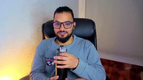 Snapshot of ernesto_rodriguez_82 chatting on June 12, 4:11 am ernesto rodriguez 82 online show from June 12, 4:11 am