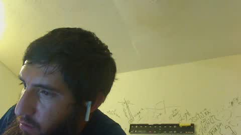Snapshot of ernesto_verdugo0212 chatting on August 3, 9:04 am ernesto_verdugo0212 online show from August 3, 9:04 am