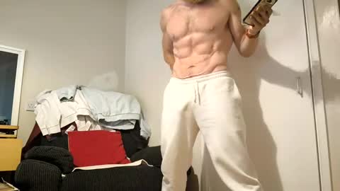 Snapshot of erniemac chatting on October 13, 12:05 pm Ernie online show from October 13, 12:05 pm