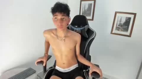 ero_boy40 online show from July 1, 2:35 am