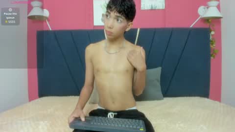 ero_boy40 online show from July 30, 12:15 pm