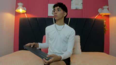ero_boy40 online show from August 9, 8:03 pm