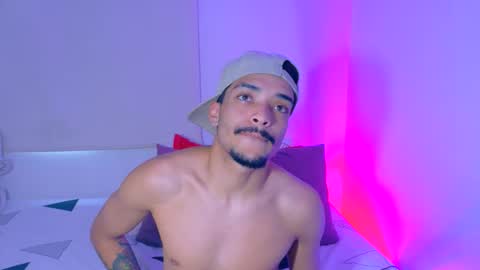 Eros online show from December 4, 9:01 pm