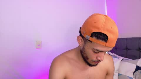 Snapshot of eros_chipre chatting on April 5, 5:54 pm Eros online show from April 5, 5:54 pm
