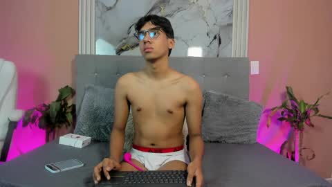 Eros Lux1 online show from April 4, 12:24 pm